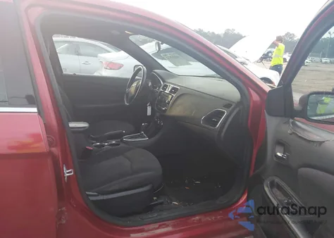 2013 Chrysler 200 Lx z USA, uszkodzony, nr VIN 1C3CCBABXDN686397